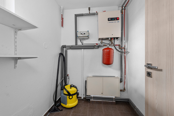 technická místnost - Prodej domu 199 m², Dubné