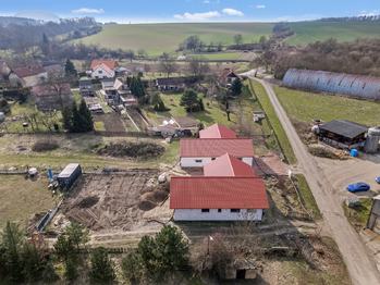 Skutečný stav - Prodej pozemku 914 m², Bechlín