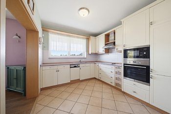 Prodej domu 194 m², Šestajovice