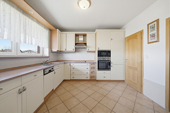 Prodej domu 194 m², Šestajovice