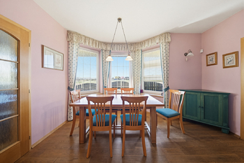 Prodej domu 194 m², Šestajovice