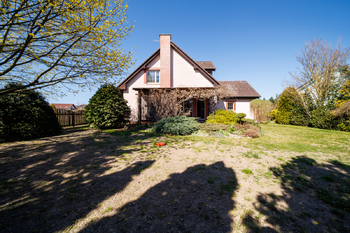 Prodej domu 194 m², Šestajovice