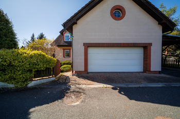 Prodej domu 194 m², Šestajovice