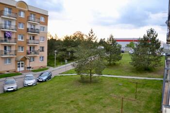 Okolí domu - Pronájem bytu 1+1 v osobním vlastnictví 31 m², Luštěnice