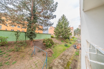 Výhled z lodžie - Prodej bytu 2+1 v osobním vlastnictví 49 m², Slaný