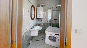 sociální zázemí - přízemí - Prodej domu 167 m², Horoměřice