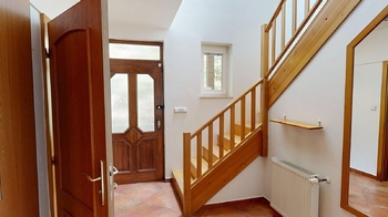 chodba - Prodej domu 167 m², Horoměřice