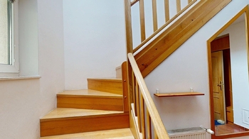 schodiště - Prodej domu 167 m², Horoměřice