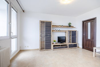 Obývací pokoj - Pronájem bytu 1+1 v osobním vlastnictví 34 m², Praha 4 - Krč