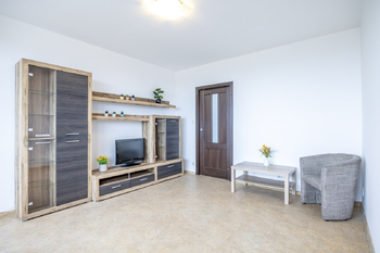 Obývací pokoj - Pronájem bytu 1+1 v osobním vlastnictví 34 m², Praha 4 - Krč