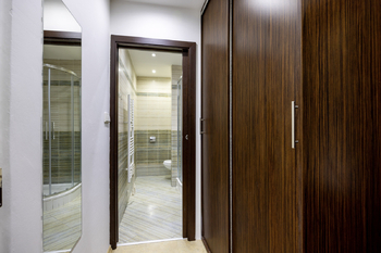 Koupelna s toaletou - Pronájem bytu 1+1 v osobním vlastnictví 34 m², Praha 4 - Krč