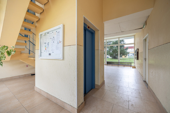 Přízemí domu - Pronájem bytu 1+1 v osobním vlastnictví 34 m², Praha 4 - Krč