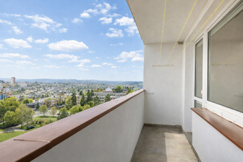 Lodžie s jižním výhledem  - Pronájem bytu 1+1 v osobním vlastnictví 34 m², Praha 4 - Krč