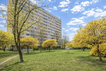 Pohled na dům - Pronájem bytu 1+1 v osobním vlastnictví 34 m², Praha 4 - Krč