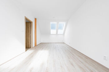 Prodej bytu 4+kk v osobním vlastnictví 90 m², Jince