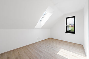 Prodej bytu 4+kk v osobním vlastnictví 90 m², Jince