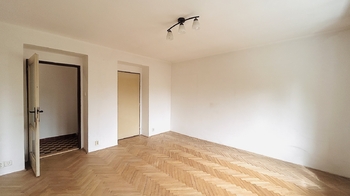 Obývací pokoj - Prodej bytu 2+1 v družstevním vlastnictví 55 m², Praha 5 - Košíře