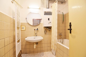 Koupelna - Prodej bytu 2+1 v družstevním vlastnictví 55 m², Praha 5 - Košíře