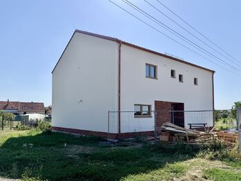 Prodej bytu 2+kk v osobním vlastnictví 50 m², Cvrčovice