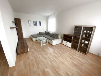obývací pokoj - Pronájem bytu 3+1 v osobním vlastnictví 76 m², Plzeň