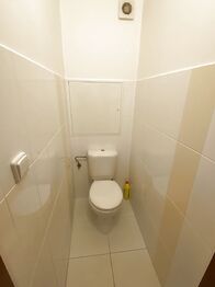 samostatné WC - Pronájem bytu 3+1 v osobním vlastnictví 76 m², Plzeň