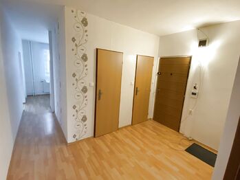 předsíň - Pronájem bytu 3+1 v osobním vlastnictví 76 m², Plzeň