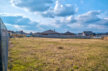 Prodej pozemku 1104 m², Hrobce