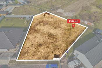 Prodej pozemku 1104 m², Hrobce