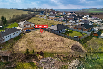 Prodej pozemku 1104 m², Hrobce