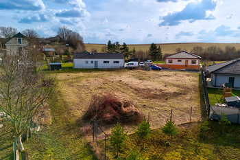 Prodej pozemku 1104 m², Hrobce