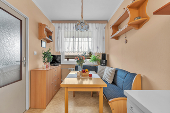 Prodej bytu 3+1 v osobním vlastnictví 70 m², Praha 9 - Vinoř