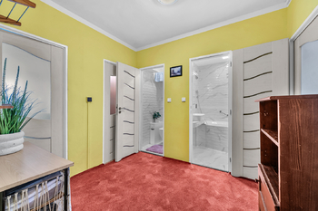 Prodej bytu 3+1 v osobním vlastnictví 70 m², Praha 9 - Vinoř