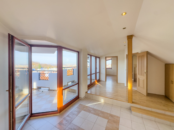 Prodej bytu 5+1 v osobním vlastnictví 135 m², Praha 5 - Smíchov