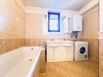 Prodej bytu 5+1 v osobním vlastnictví 135 m², Praha 5 - Smíchov