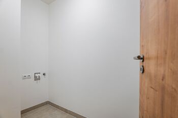 Prodej bytu 2+kk v osobním vlastnictví 55 m², Praha 9 - Letňany