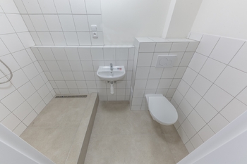 Koupelna II. - Prodej kancelářských prostor 45 m², Praha 8 - Střížkov