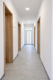 Chodba - finální stav - Prodej domu 183 m², Čejkovice