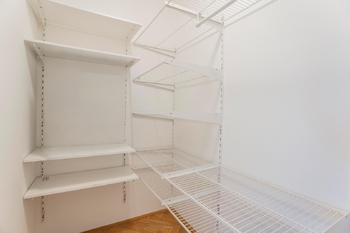 Šatna/technická místnost. - Pronájem bytu 3+kk v osobním vlastnictví 82 m², Písek