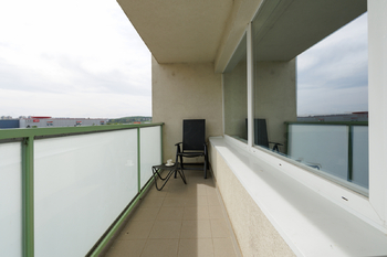 Lodžie a kafíčko - Prodej bytu 3+1 v osobním vlastnictví 68 m², Praha 9 - Letňany
