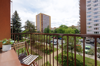Výhled z balkonu - Prodej bytu 2+kk v osobním vlastnictví 50 m², Praha 10 - Záběhlice