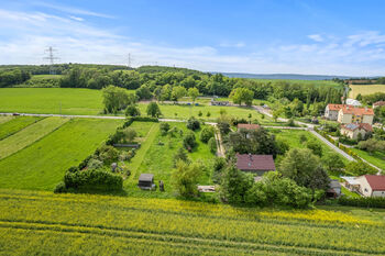 Prodej pozemku 950 m², Mořina