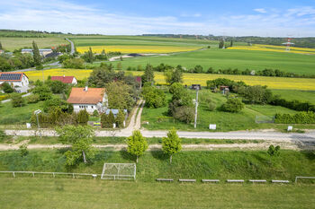 Prodej pozemku 950 m², Mořina
