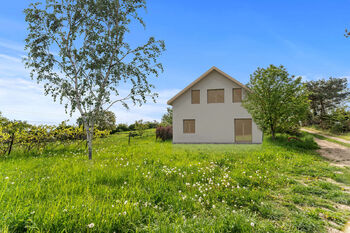 Prodej pozemku 950 m², Mořina