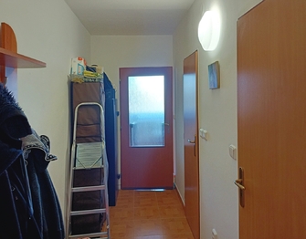 Okruh bytem dokončíme po druhé chodbě, z které  - Prodej bytu 3+1 v osobním vlastnictví 64 m², Rakovník