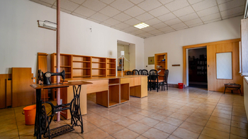 Prodej výrobních prostor 3996 m², Jívka