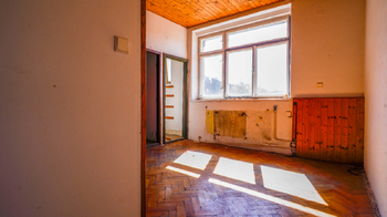 Prodej výrobních prostor 3996 m², Jívka