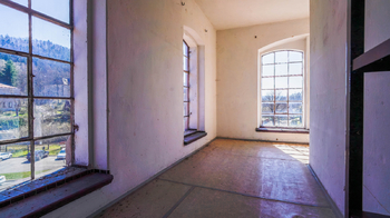 Prodej výrobních prostor 3996 m², Jívka