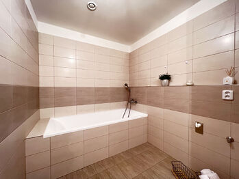 Pronájem bytu 4+kk v družstevním vlastnictví 74 m², České Budějovice