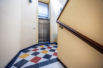 Výtah - Prodej bytu 3+kk v osobním vlastnictví 77 m², Praha 2 - Nusle