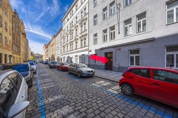 Pohled na budovu - Prodej bytu 3+kk v osobním vlastnictví 77 m², Praha 2 - Nusle